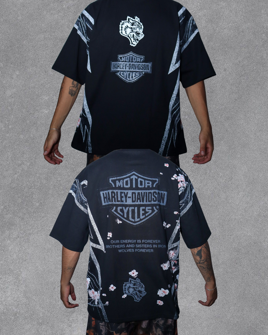 OVERSIZE WARRIOR IN A GARDEN WOLVES