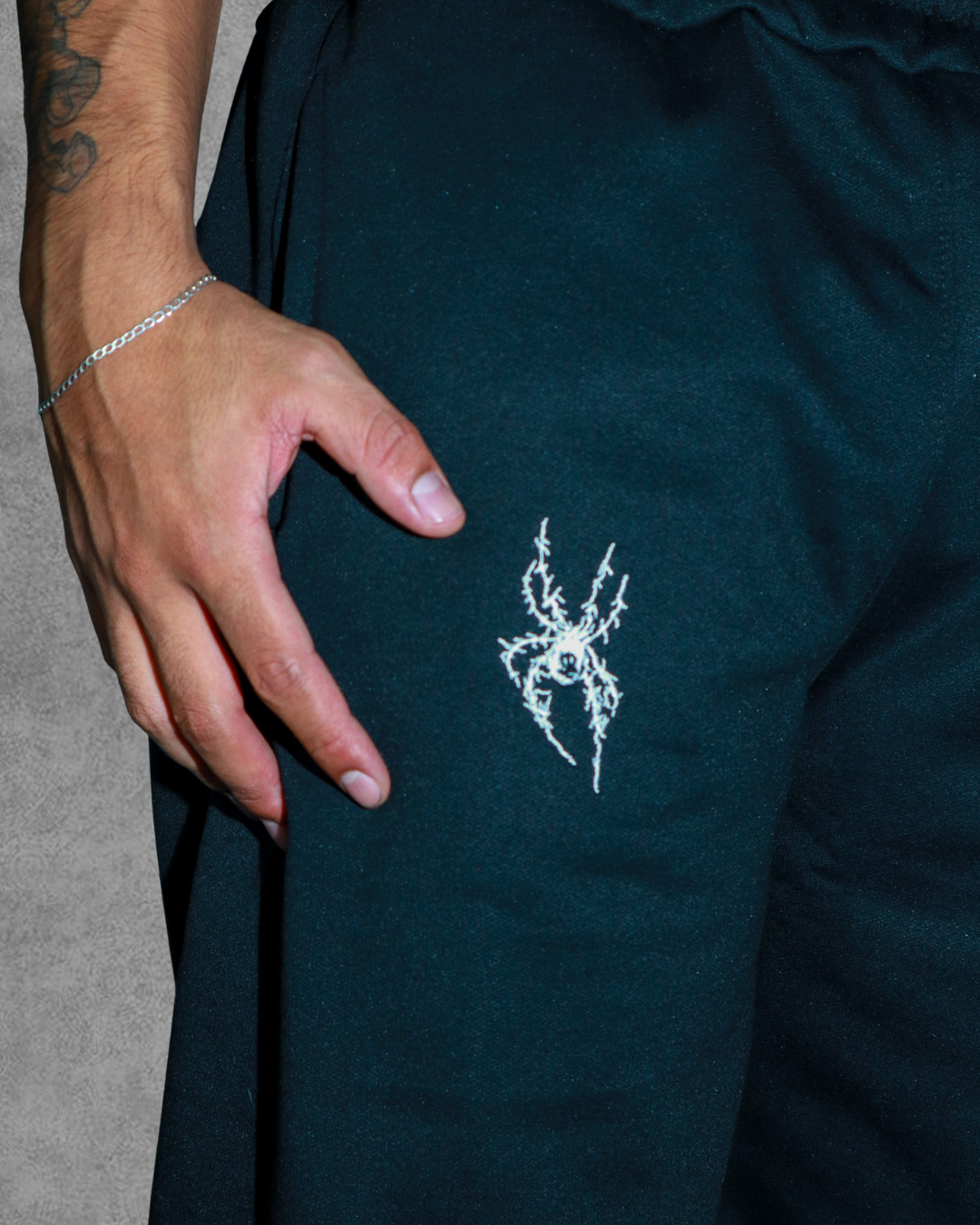 BAGGY WEBBED VENOM BREATHEDIVINITY