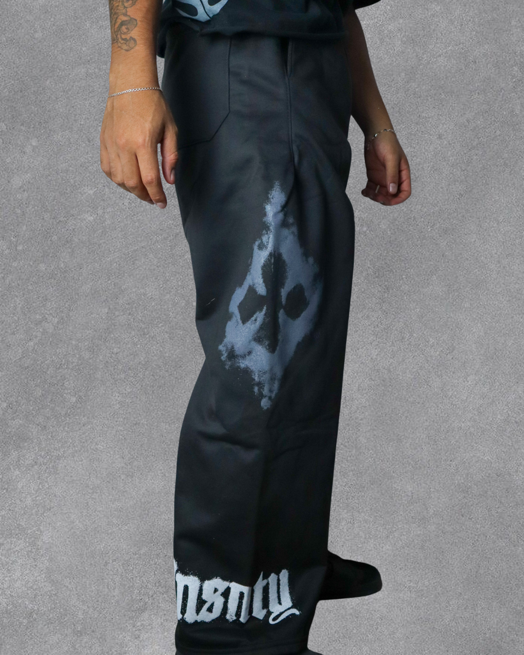 BAGGY SWEATS DUSK CONTROLLED INSANITY