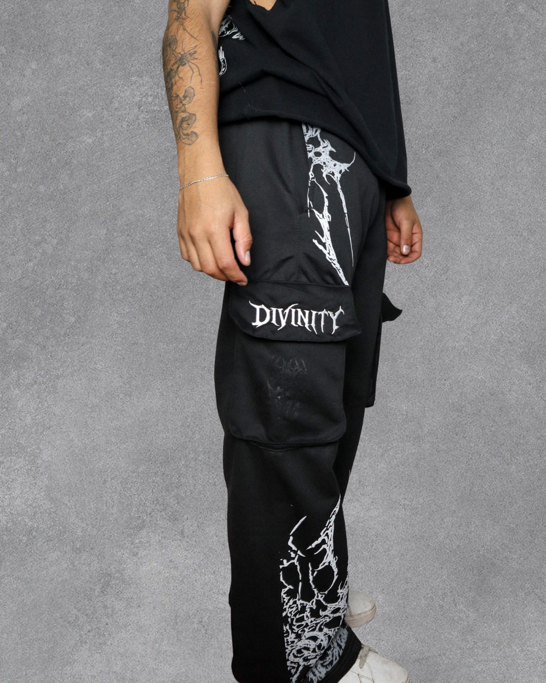 BAGGY CARGO XENOBLADE UNCUFFED BREATHEDIVINITY