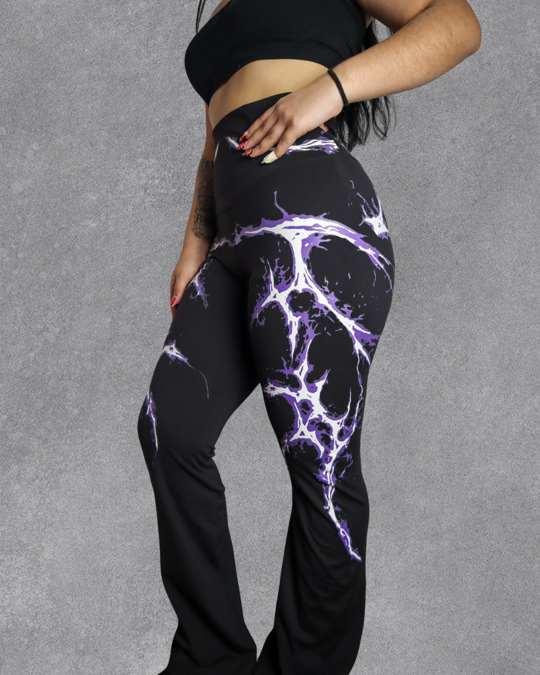 LEGGIN ACAMPANADO VOLTAGE FLARED BREATHEDIVINITY