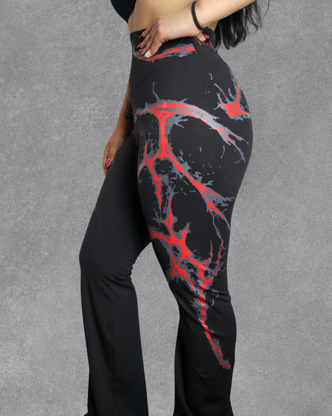LEGGIN ACAMPANADO VOLTAGE FLARED BREATHEDIVINITY