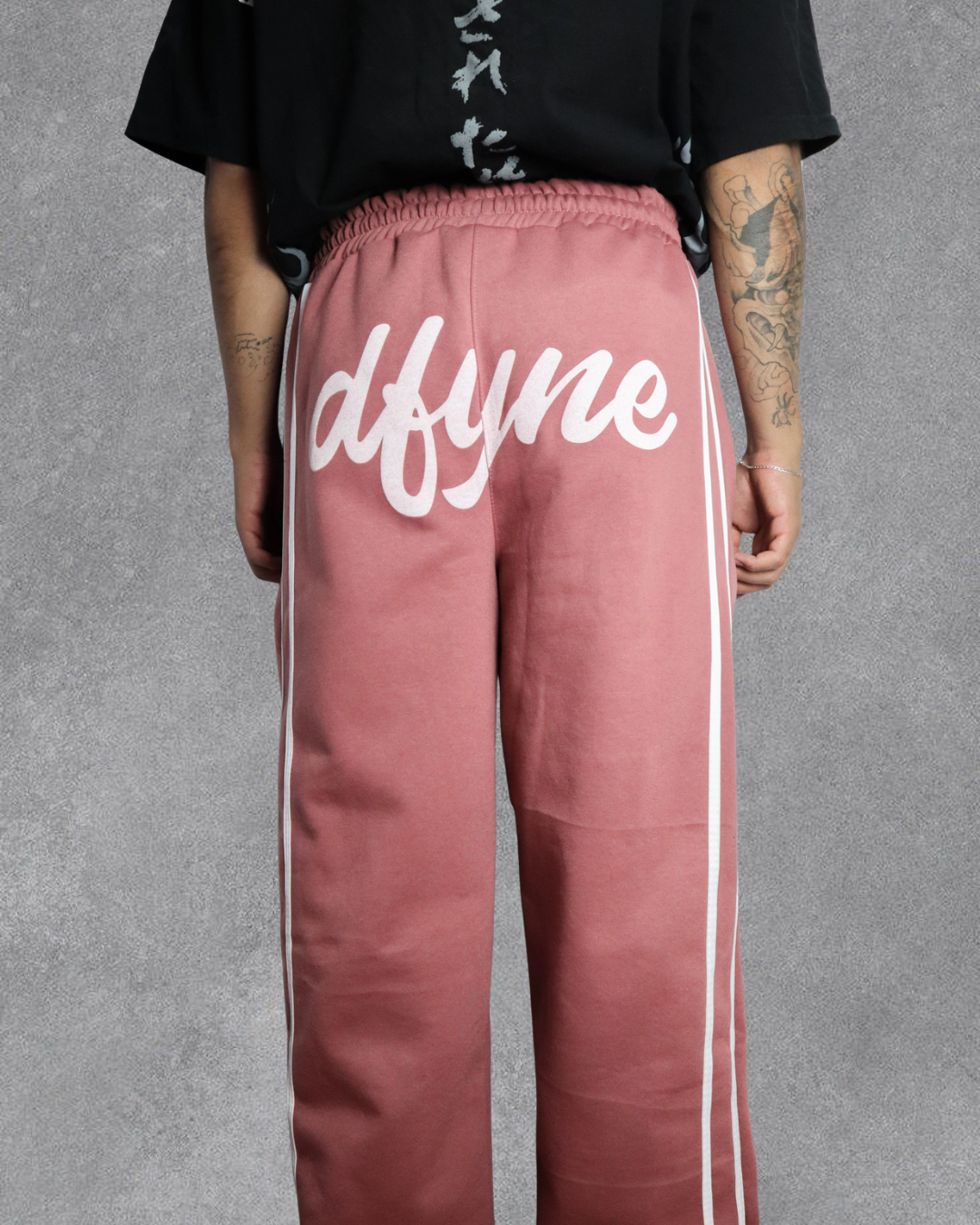 BAGGY 4TH BIRTHDAY WIDE LEG JOGGER DFYNE