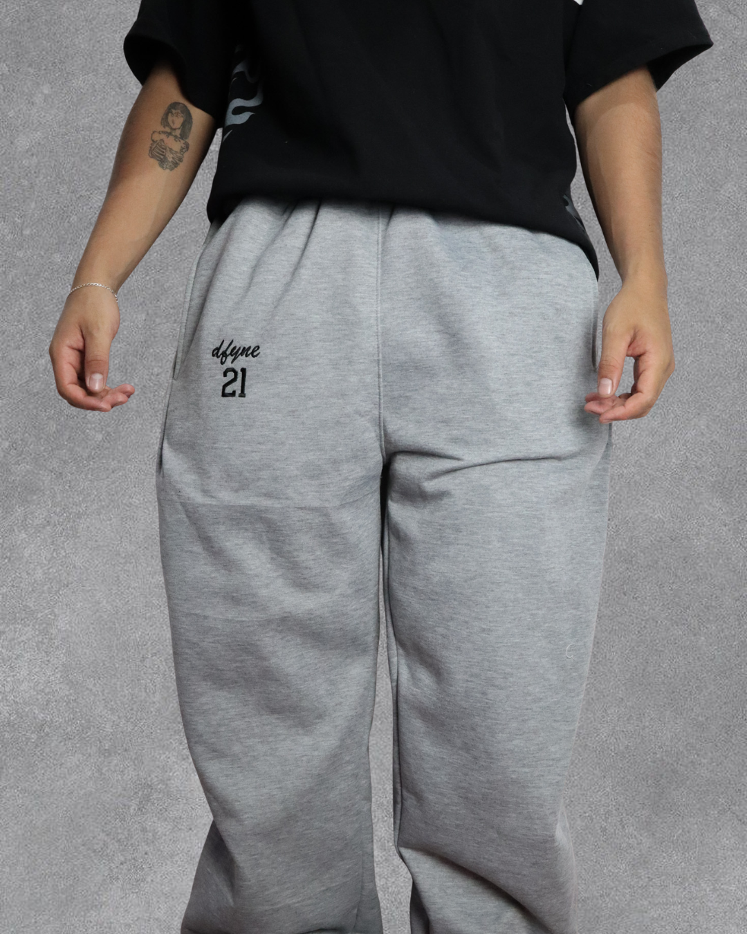 BAGGY 4TH BIRTHDAY WIDE LEG JOGGER DFYNE
