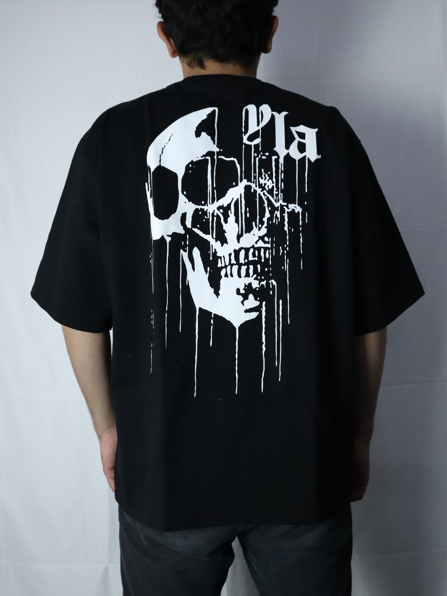 OVERSIZE BLACKLETTER YOUNGLA